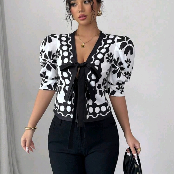 Symmetrically Placed Floral Vacation French Casual Versatile Tie Front Bowknot - Picture 4 of 4